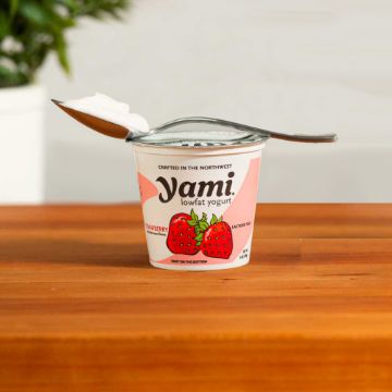 Yami Strawberry Yogurt - 6 oz