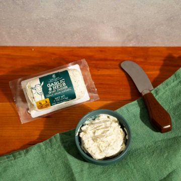 LaClare Family Creamery Garlic & Herb Goat Cheese Log - 4 oz