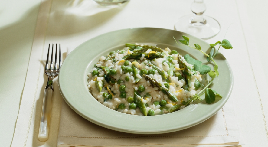 Spring asparagus and peas risotto